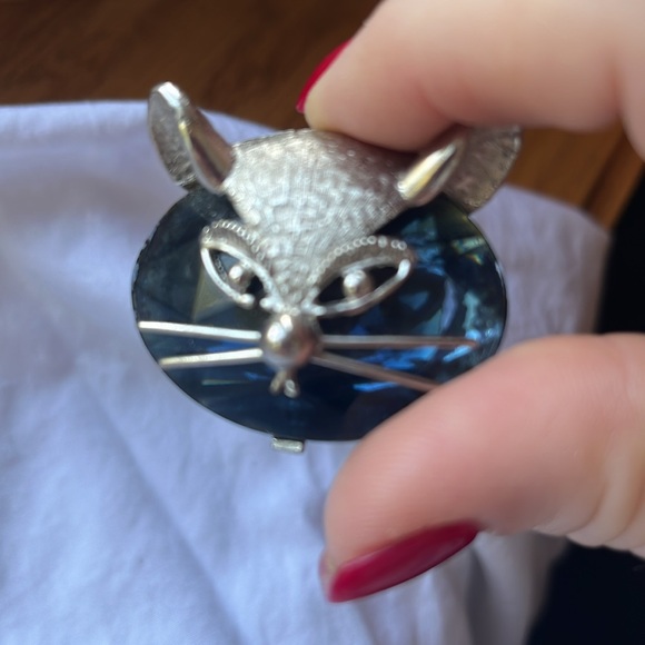 BSK Vintage  Cat Kitten Brooch Blue Glass Cabochon silver tone - Picture 2 of 10